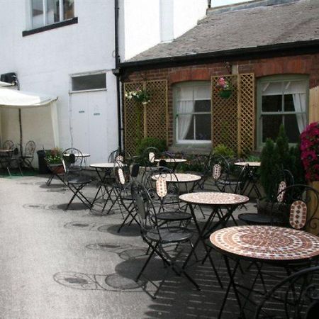 Old Royal Oak Hotel Knaresborough Exterior photo