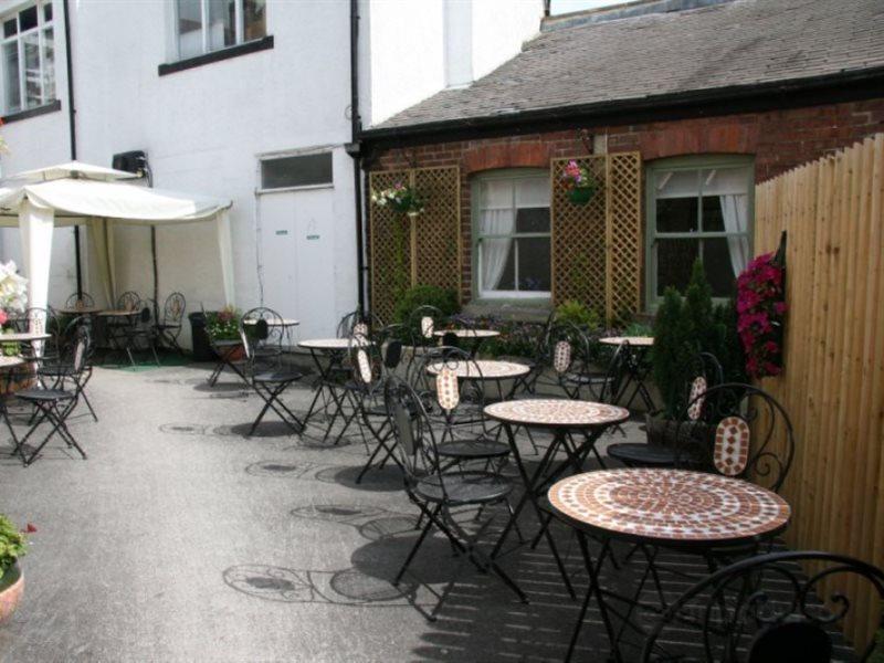 Old Royal Oak Hotel Knaresborough Exterior photo